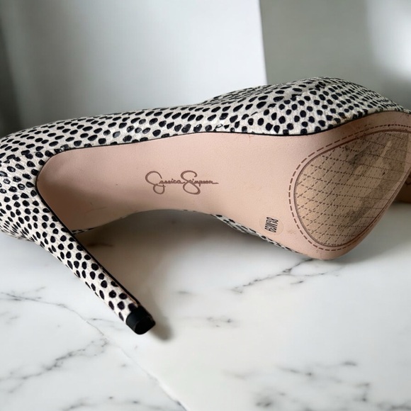 Classic Black and Off White Polka Dot D’orsay Women's Heel Pointy Pumps sz 8.5 - Picture 10 of 12